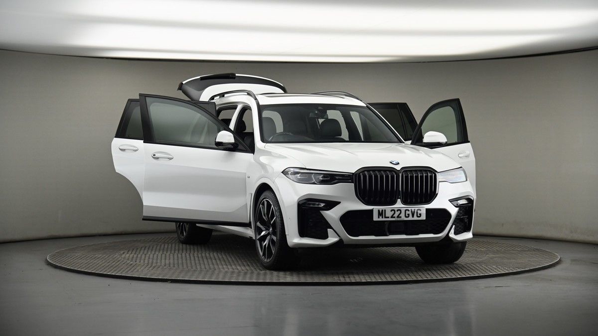 More views of BMW X7