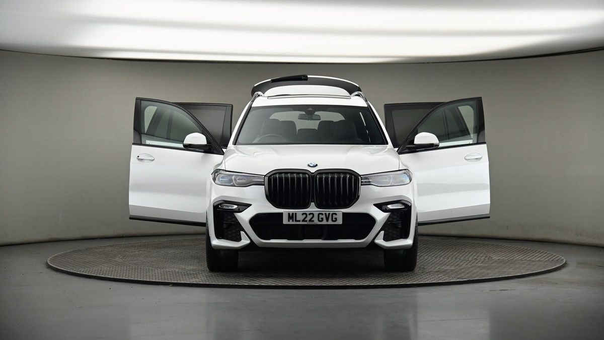 More views of BMW X7