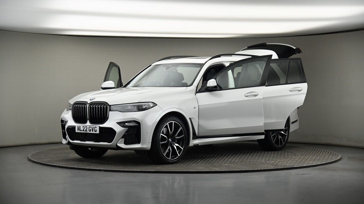 More views of BMW X7