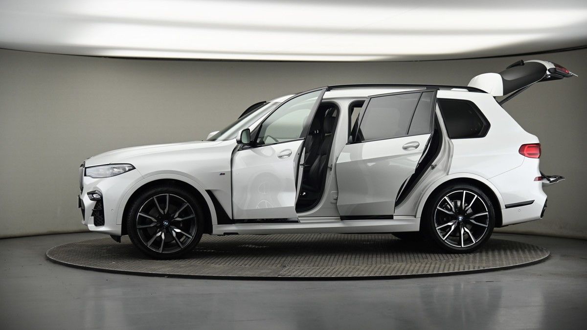 More views of BMW X7