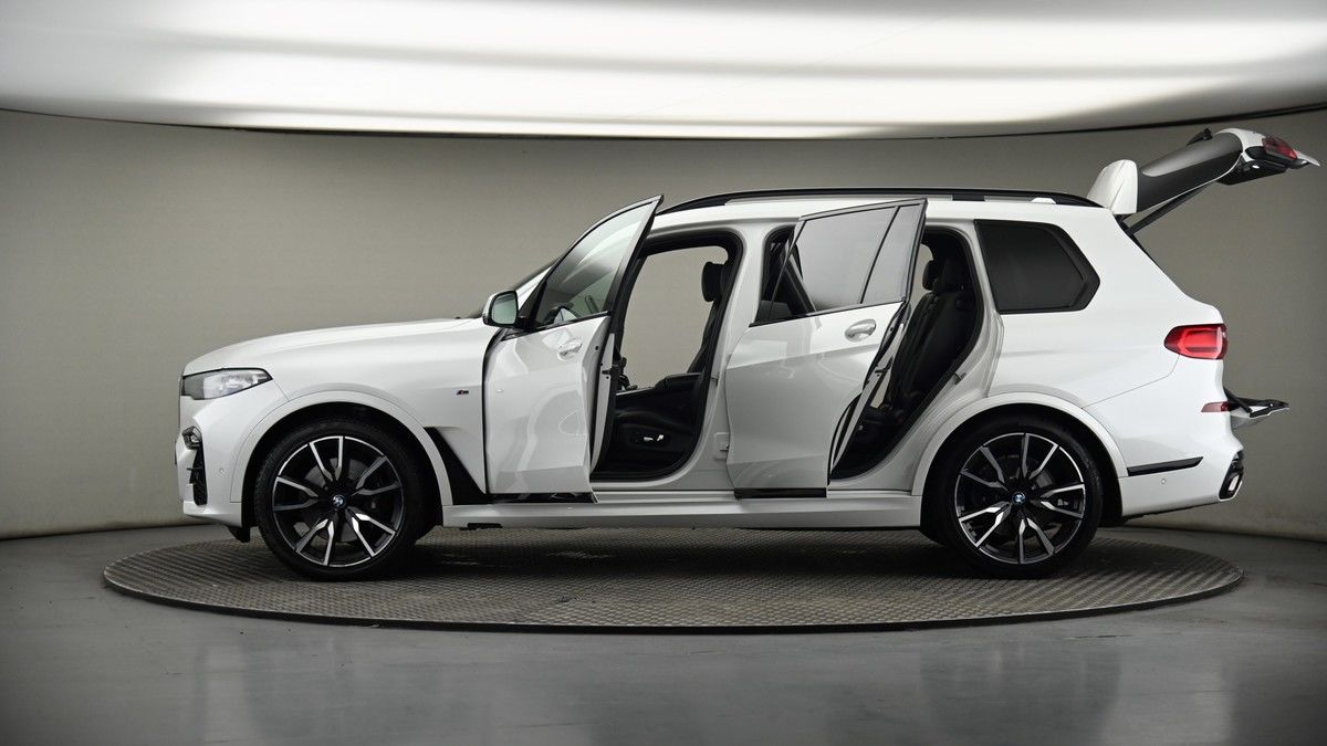 More views of BMW X7