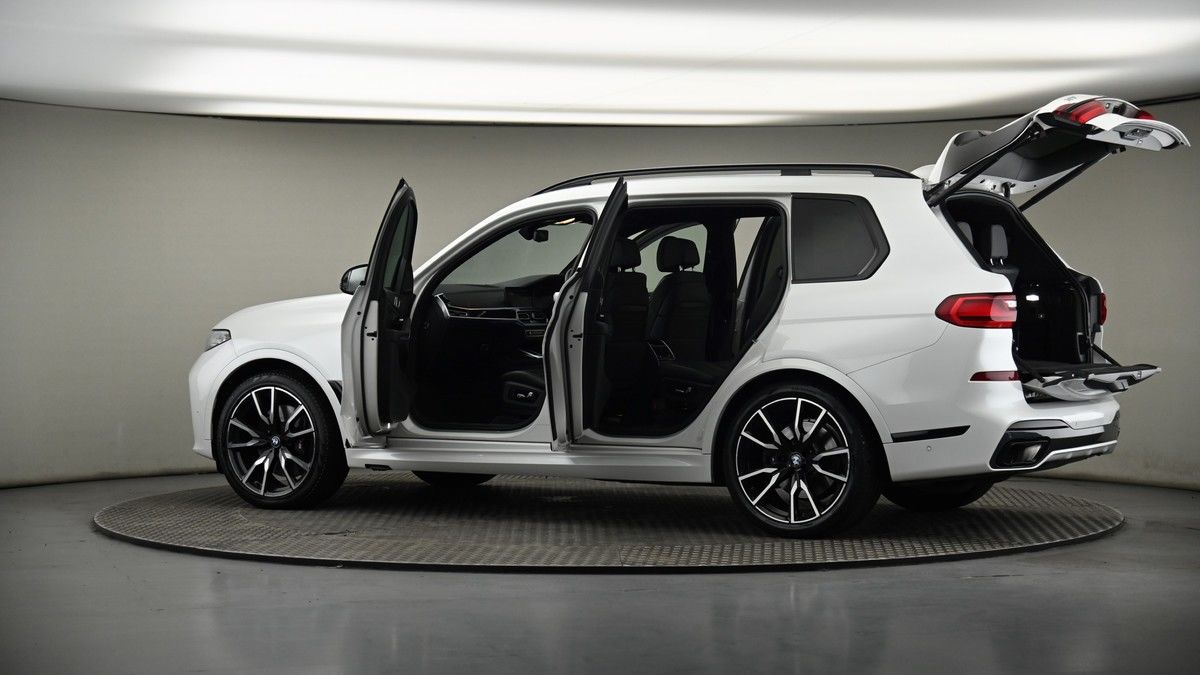 More views of BMW X7