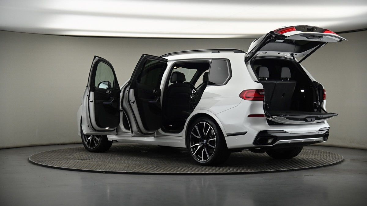 More views of BMW X7