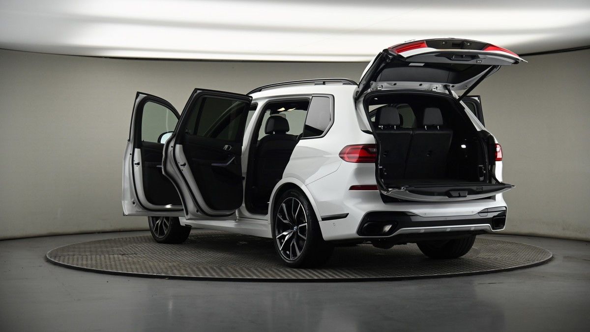 BMW X7 Image 8