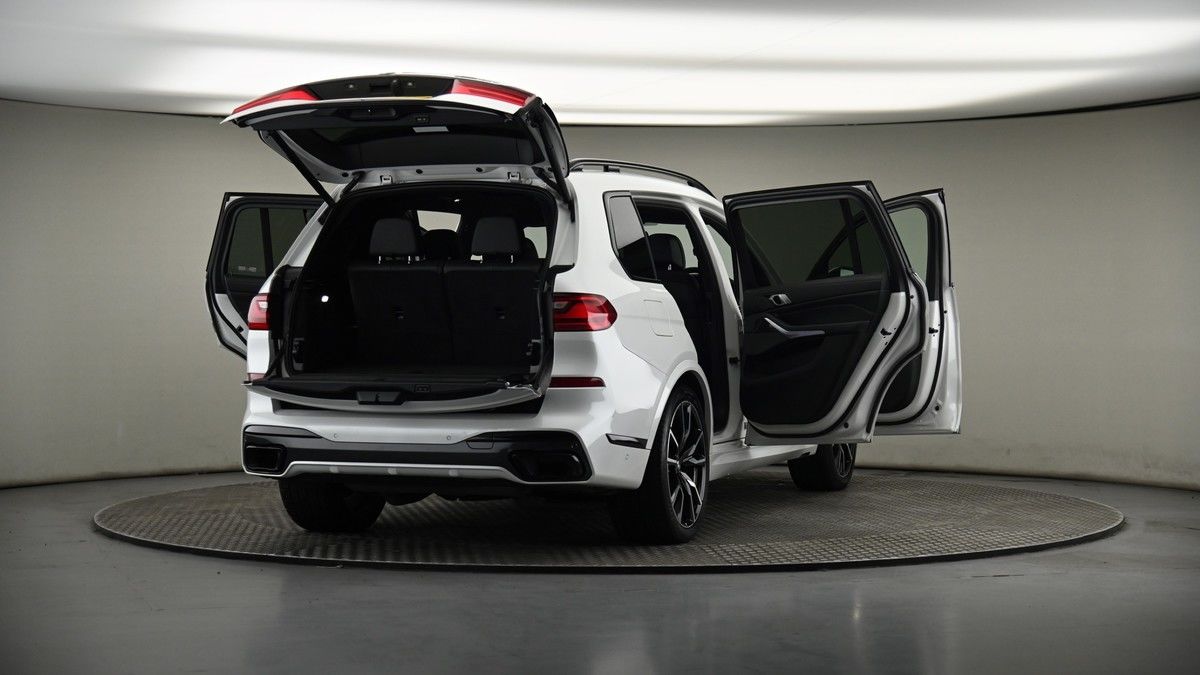More views of BMW X7