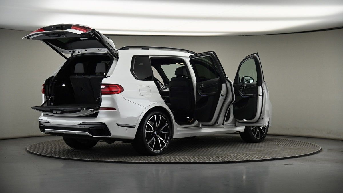 More views of BMW X7