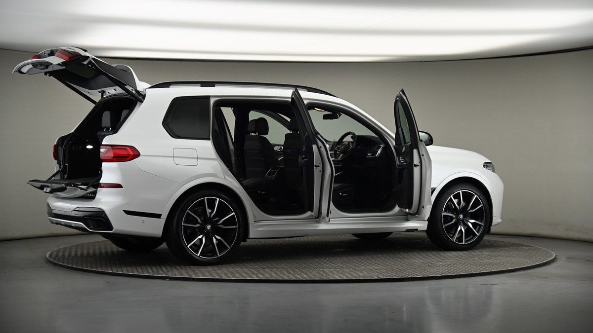 More views of BMW X7