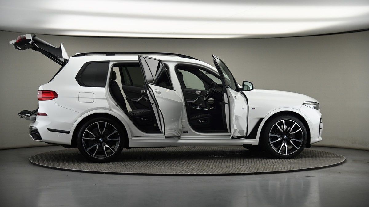 More views of BMW X7
