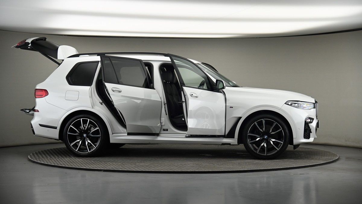 More views of BMW X7