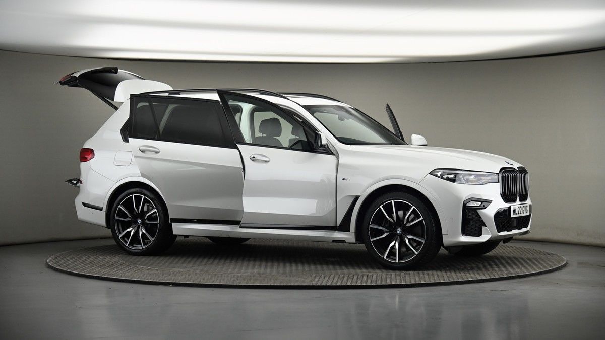 More views of BMW X7