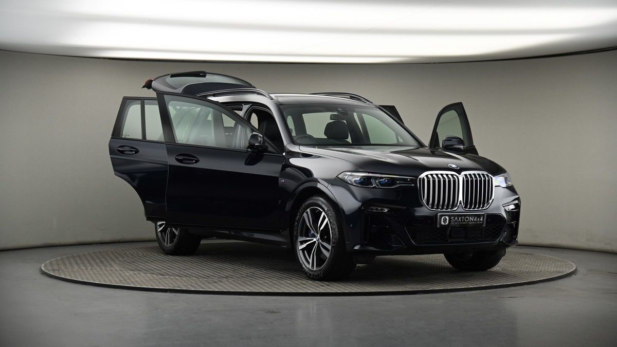 More views of BMW X7