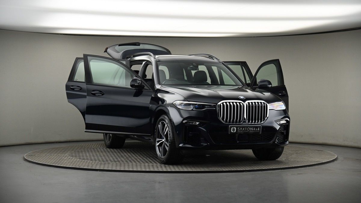 More views of BMW X7