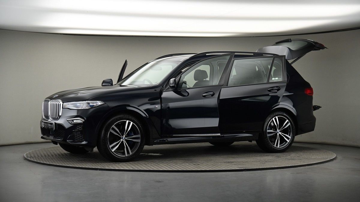 More views of BMW X7