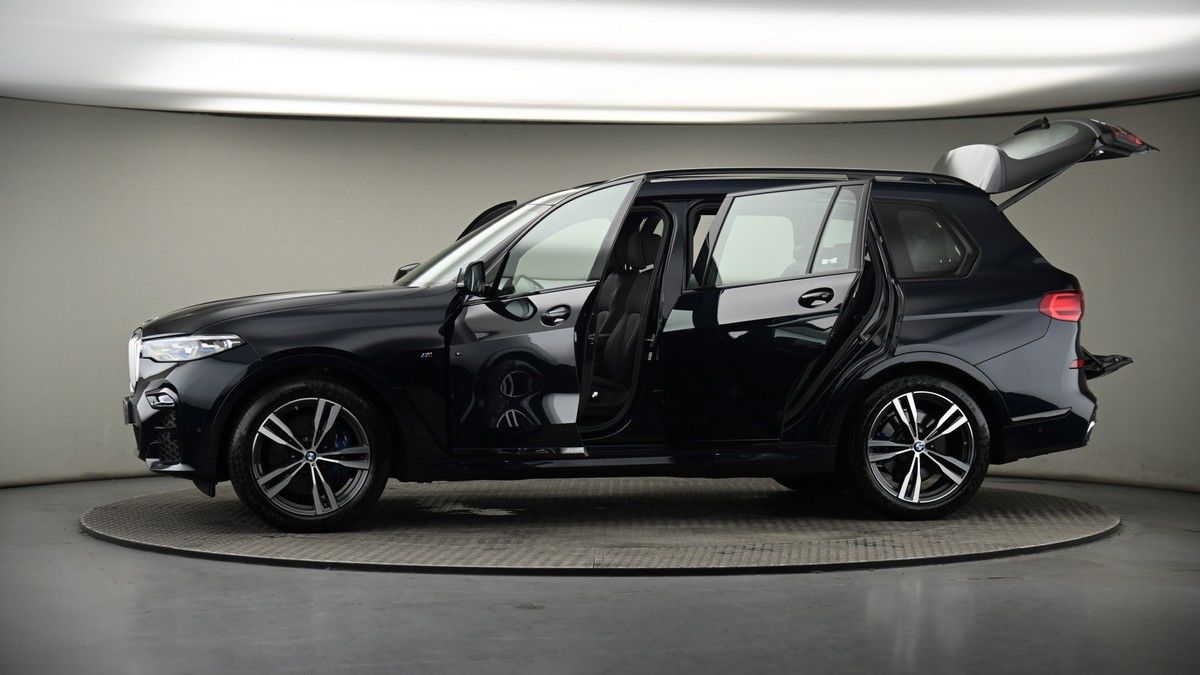 More views of BMW X7