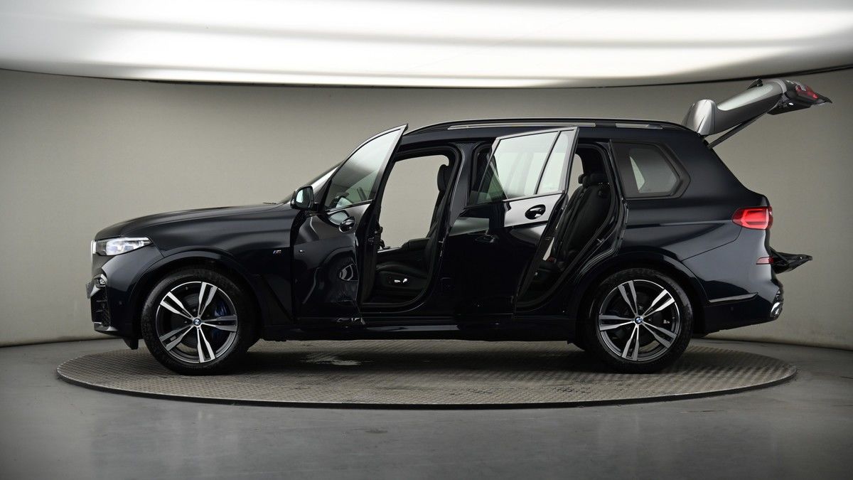 More views of BMW X7
