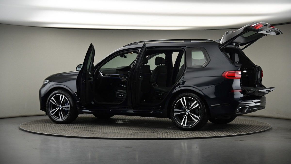 More views of BMW X7