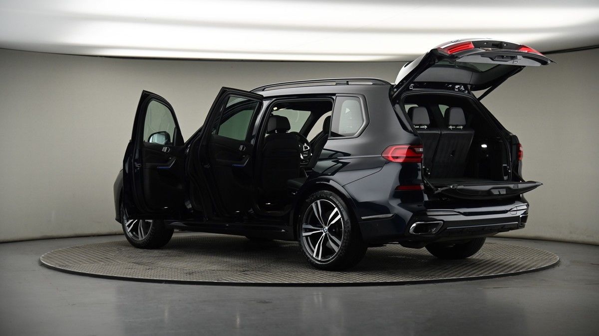 More views of BMW X7