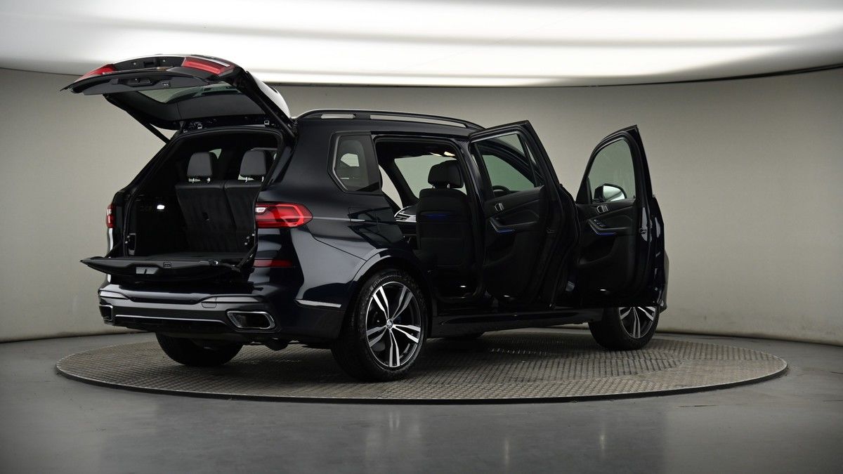 More views of BMW X7