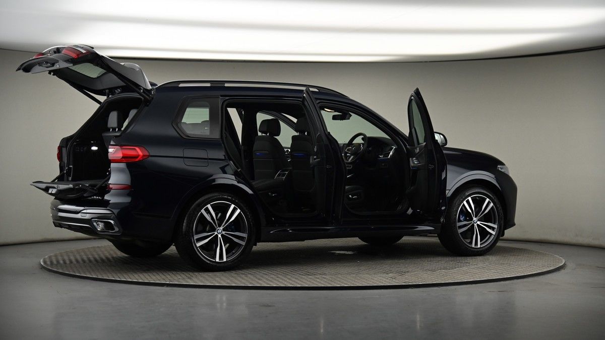 More views of BMW X7