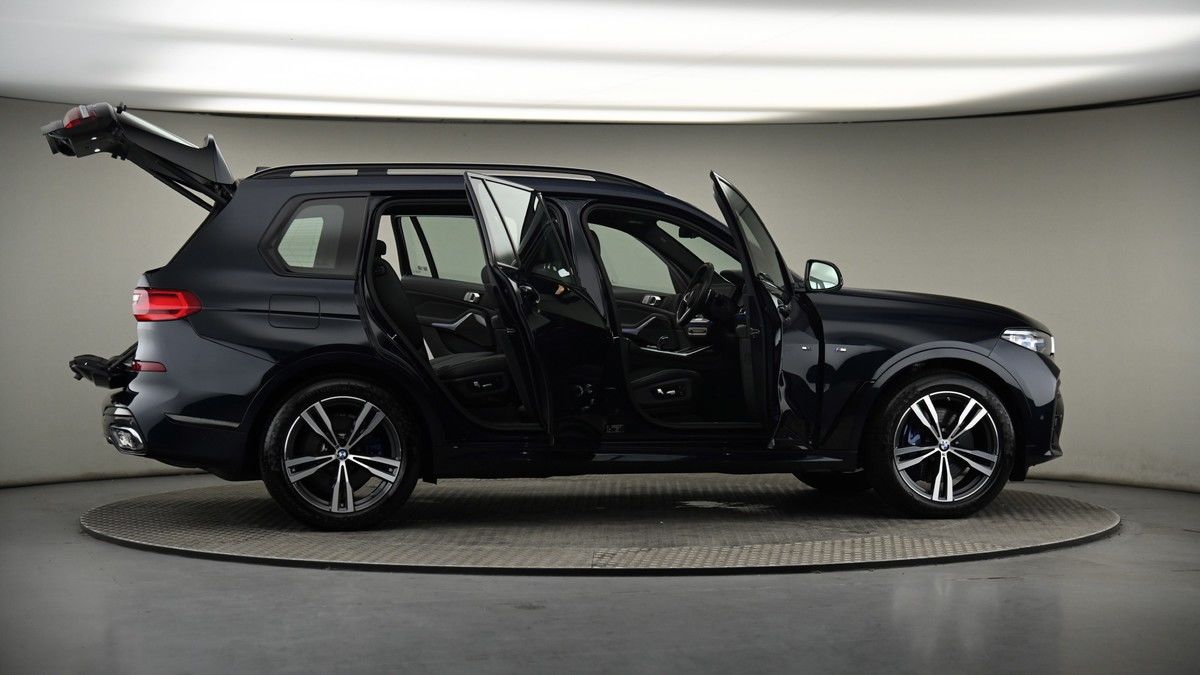 More views of BMW X7