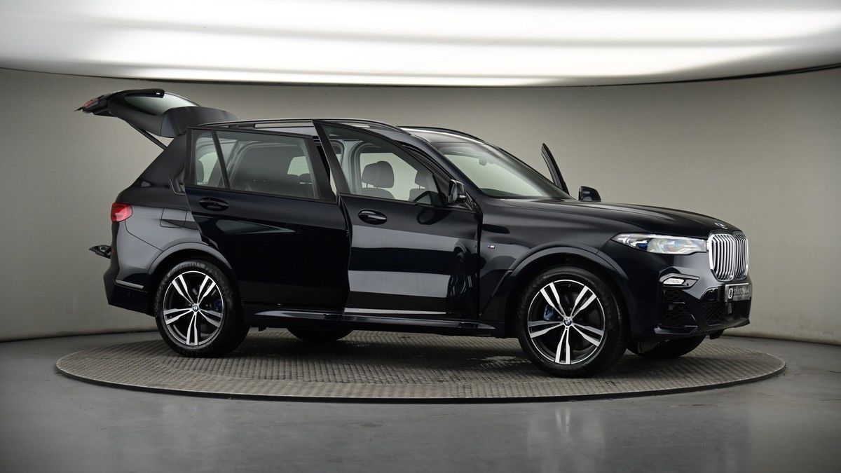 More views of BMW X7