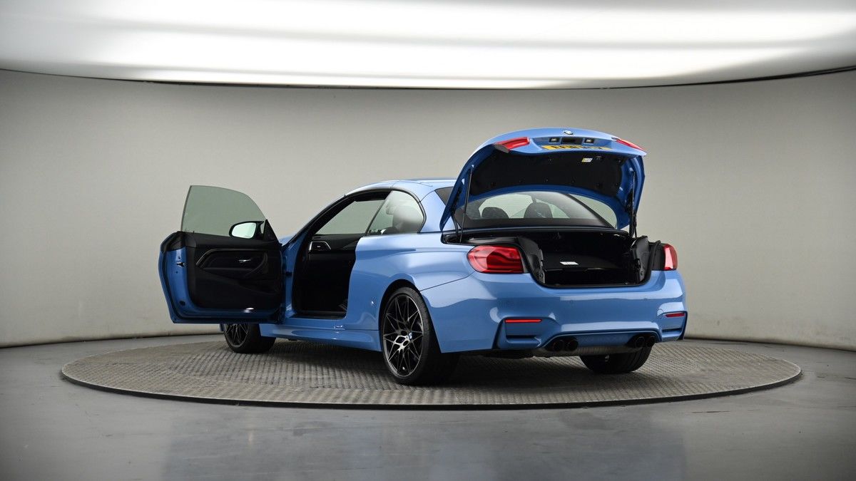 BMW M4 Image 7