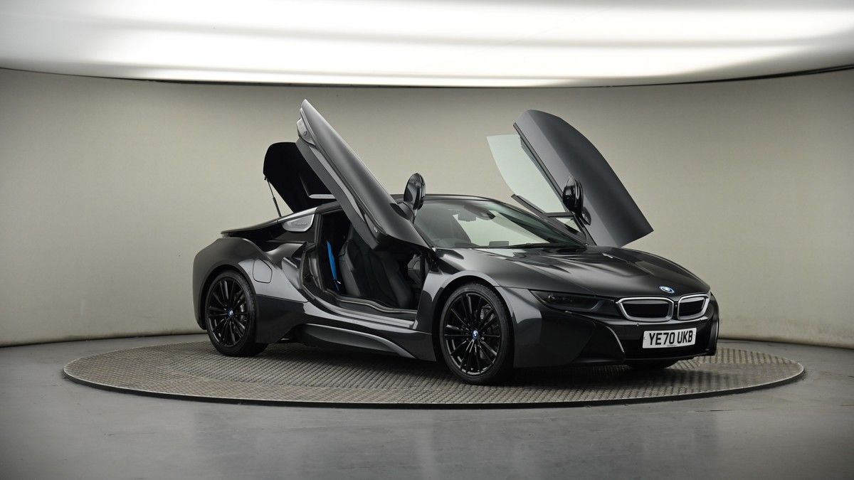 More views of BMW i8