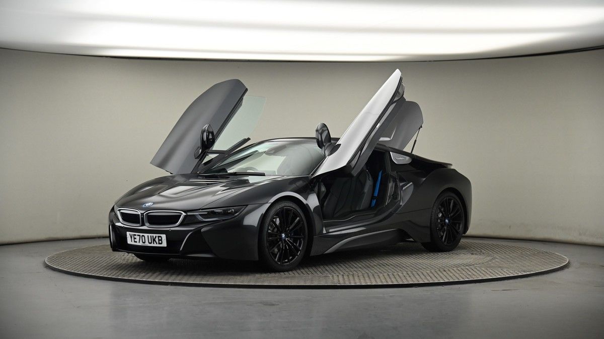 More views of BMW i8