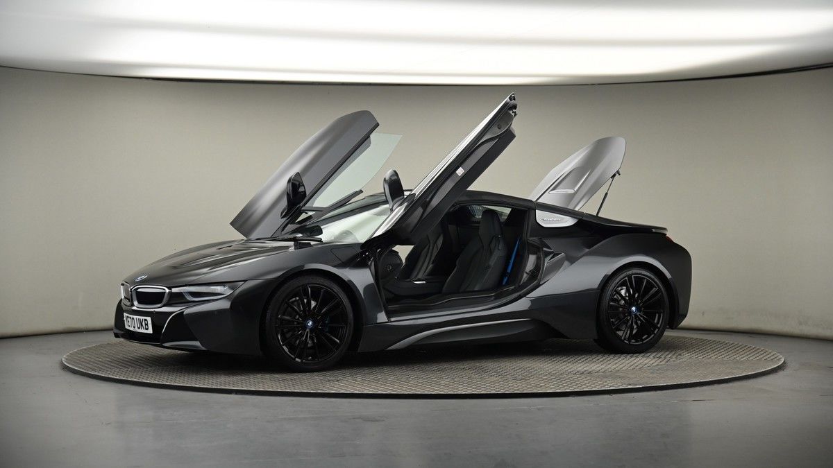 More views of BMW i8