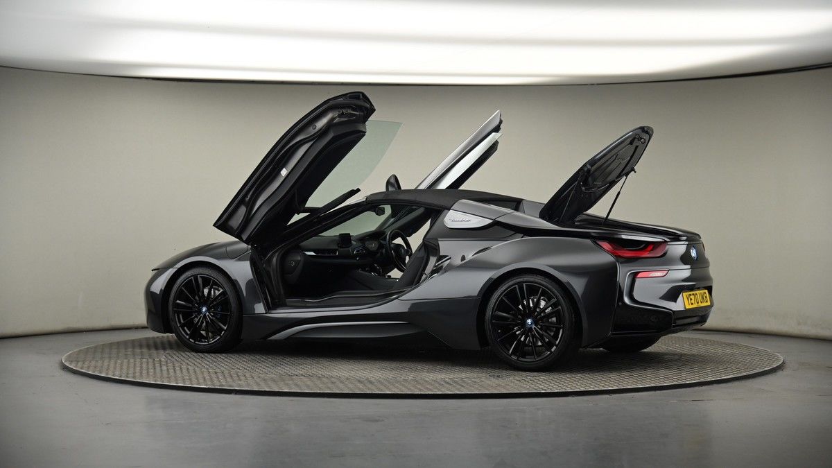 More views of BMW i8