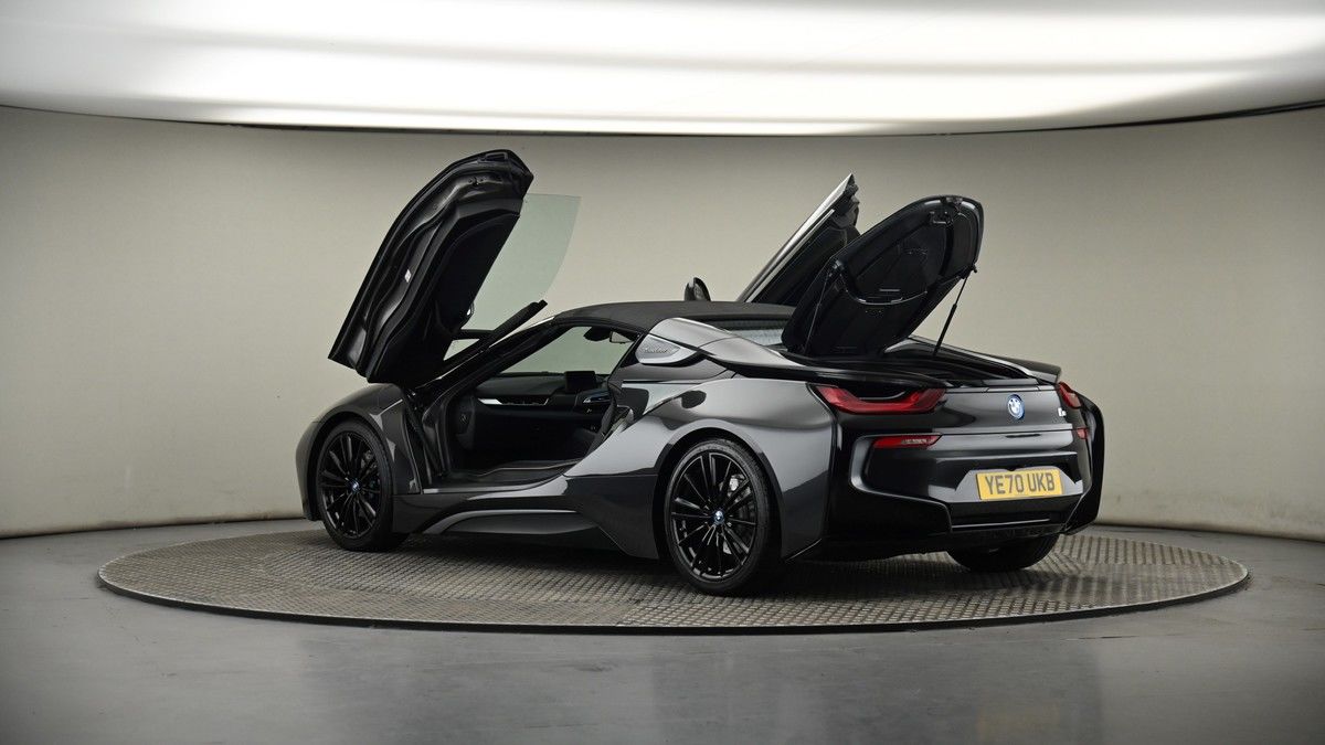 More views of BMW i8