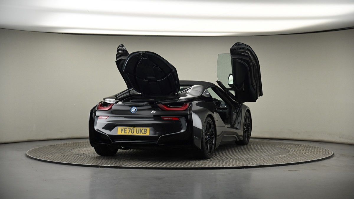 More views of BMW i8