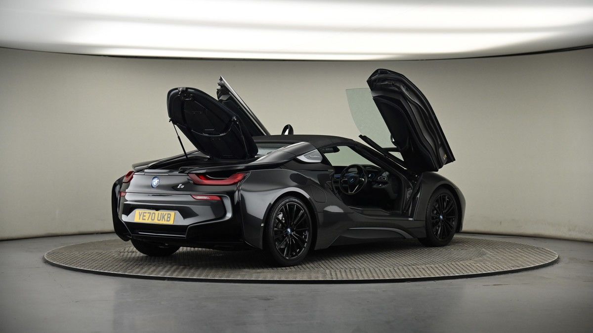 More views of BMW i8