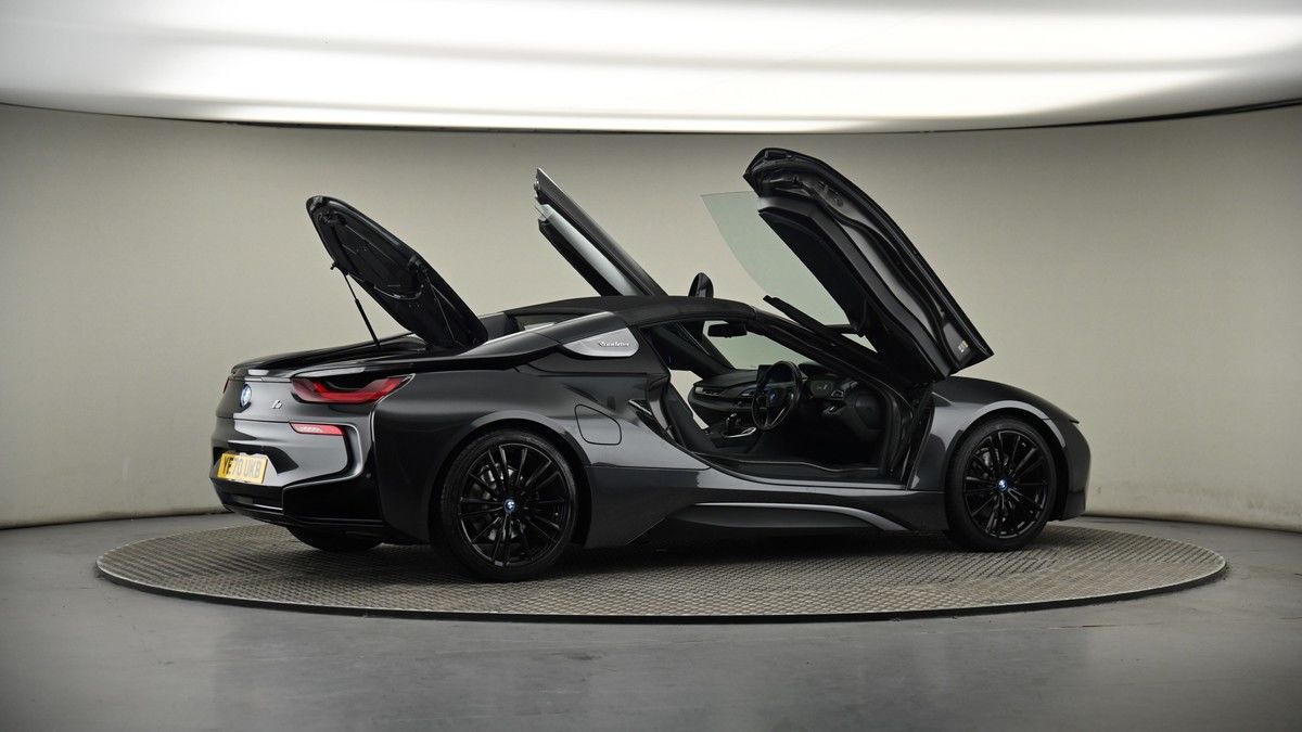 More views of BMW i8