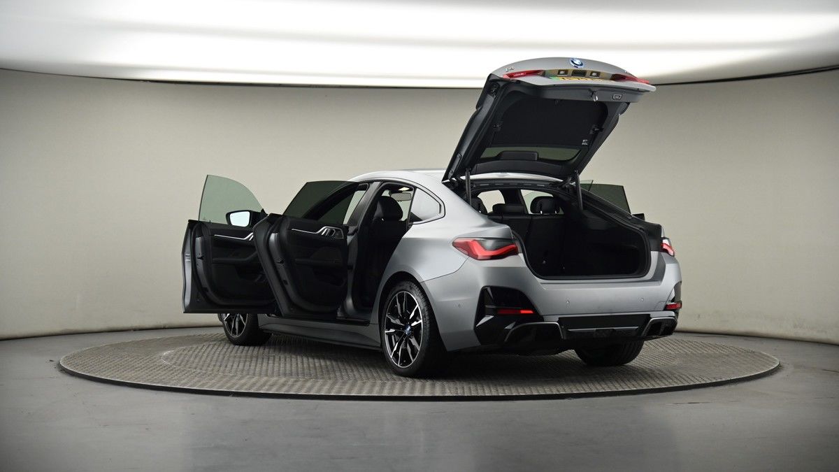 BMW i4 Image 8