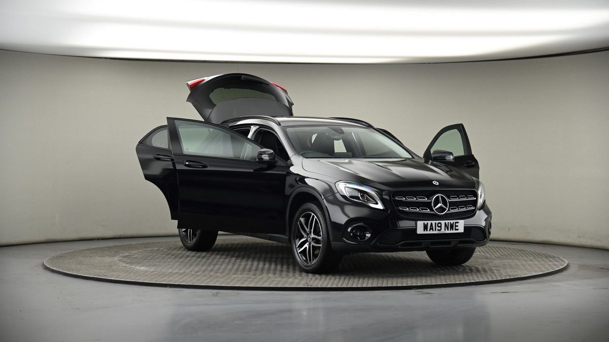 More views of Mercedes-Benz GLA