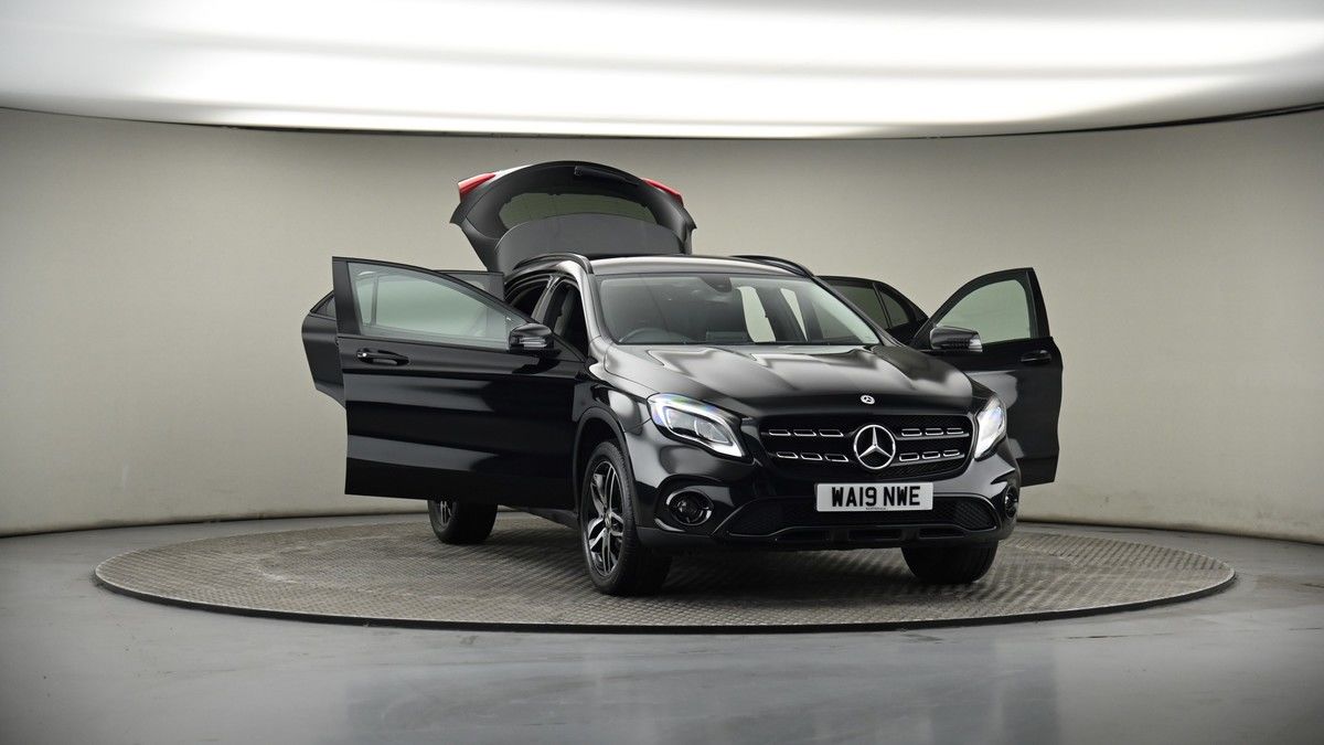 More views of Mercedes-Benz GLA