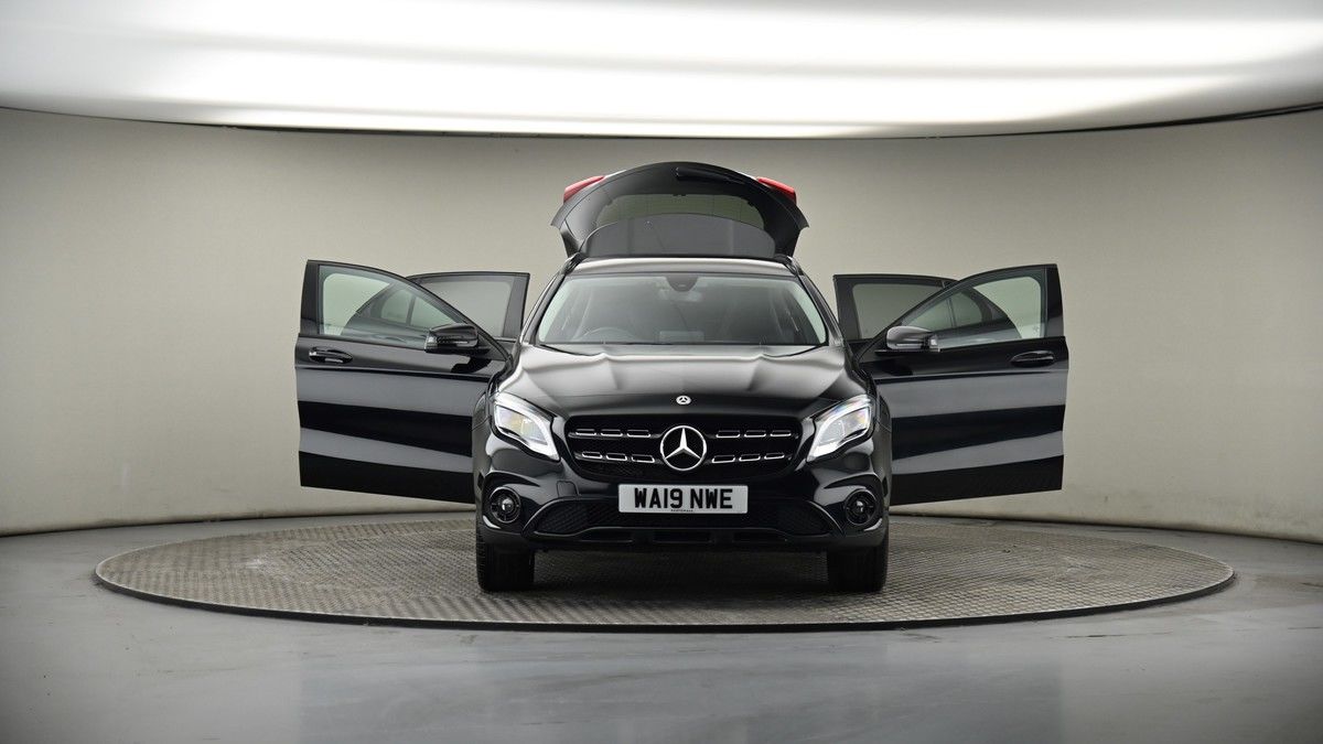 More views of Mercedes-Benz GLA
