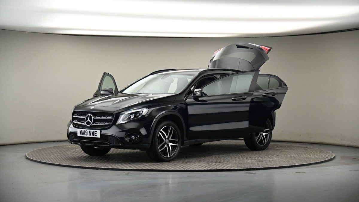 More views of Mercedes-Benz GLA