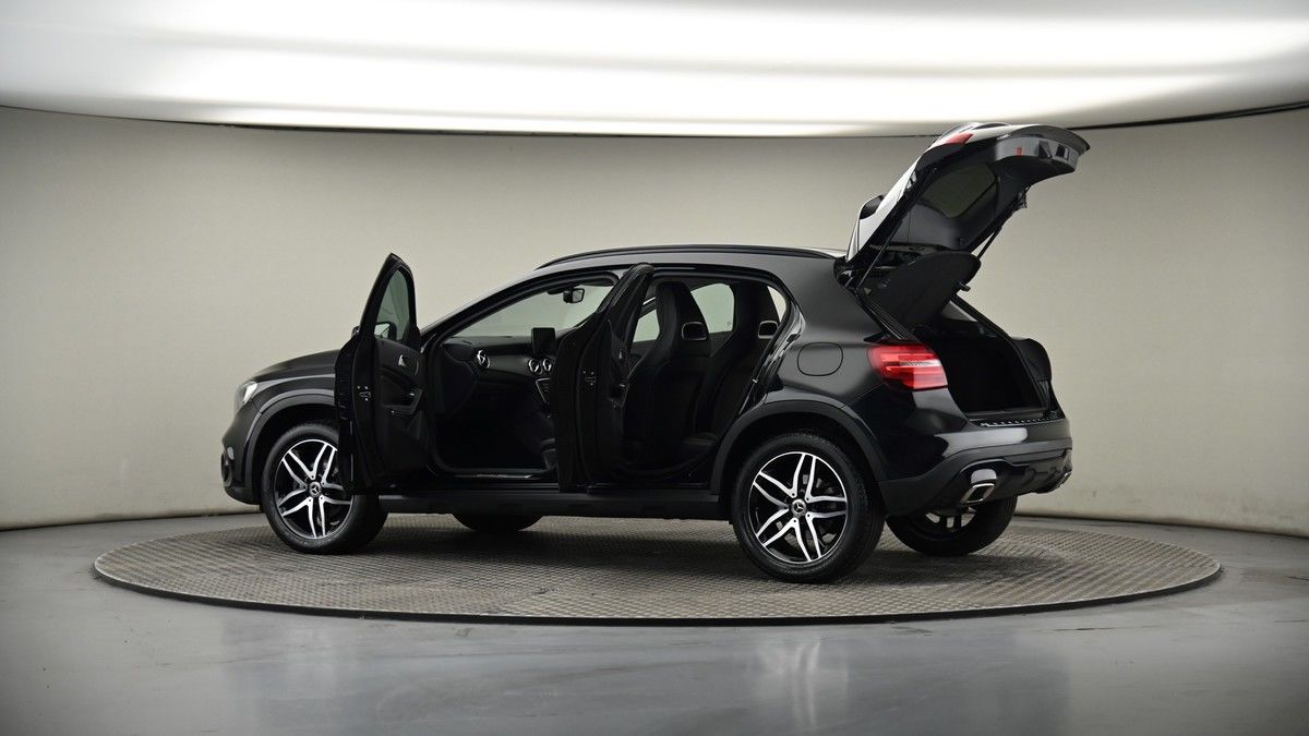 More views of Mercedes-Benz GLA