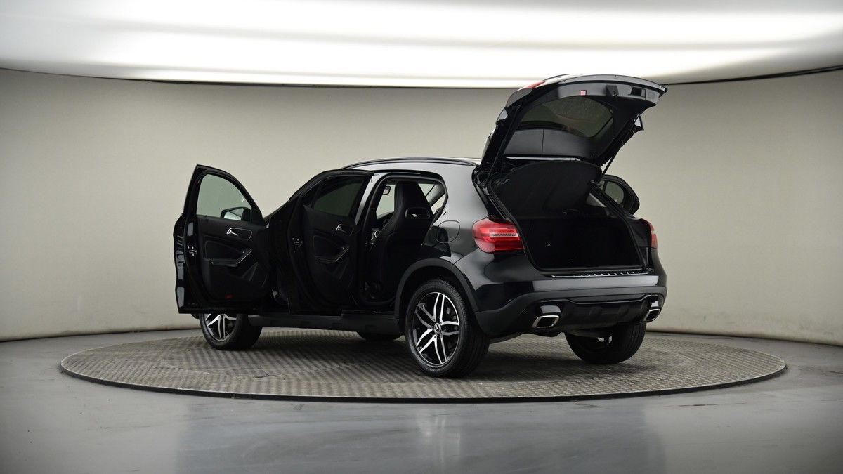 More views of Mercedes-Benz GLA