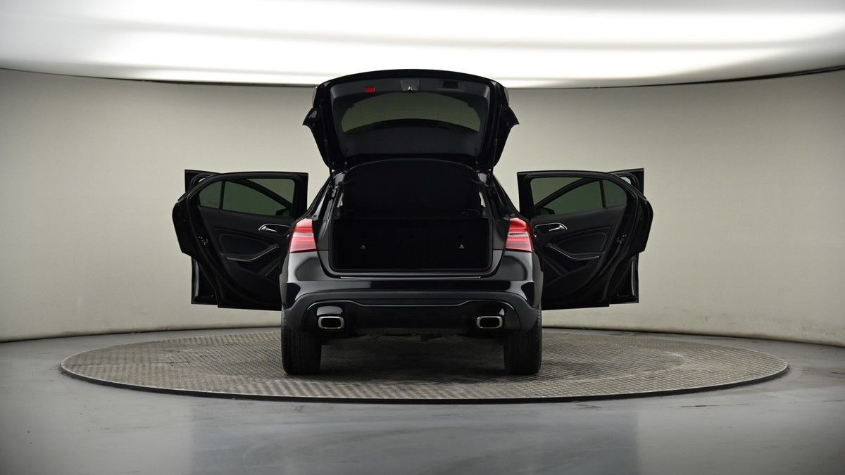 More views of Mercedes-Benz GLA
