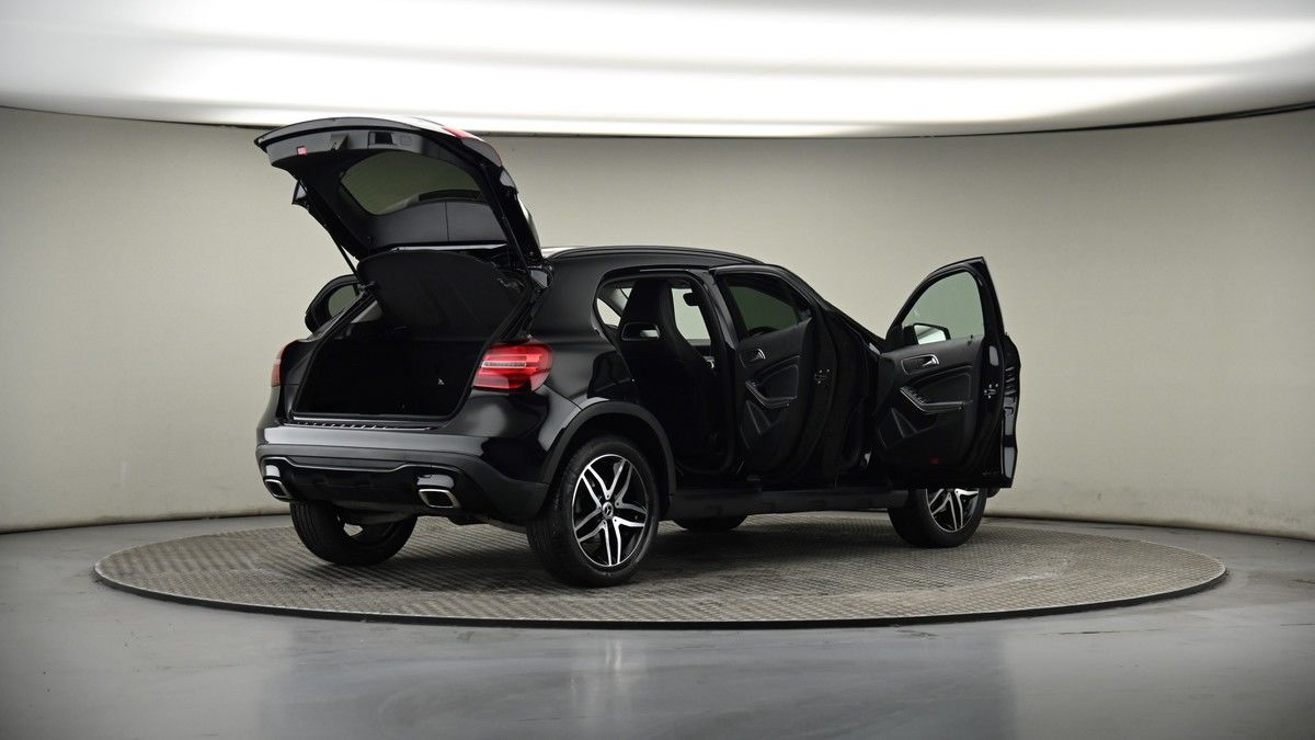 More views of Mercedes-Benz GLA
