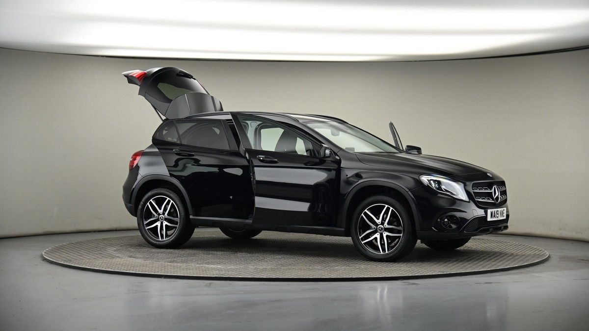 More views of Mercedes-Benz GLA