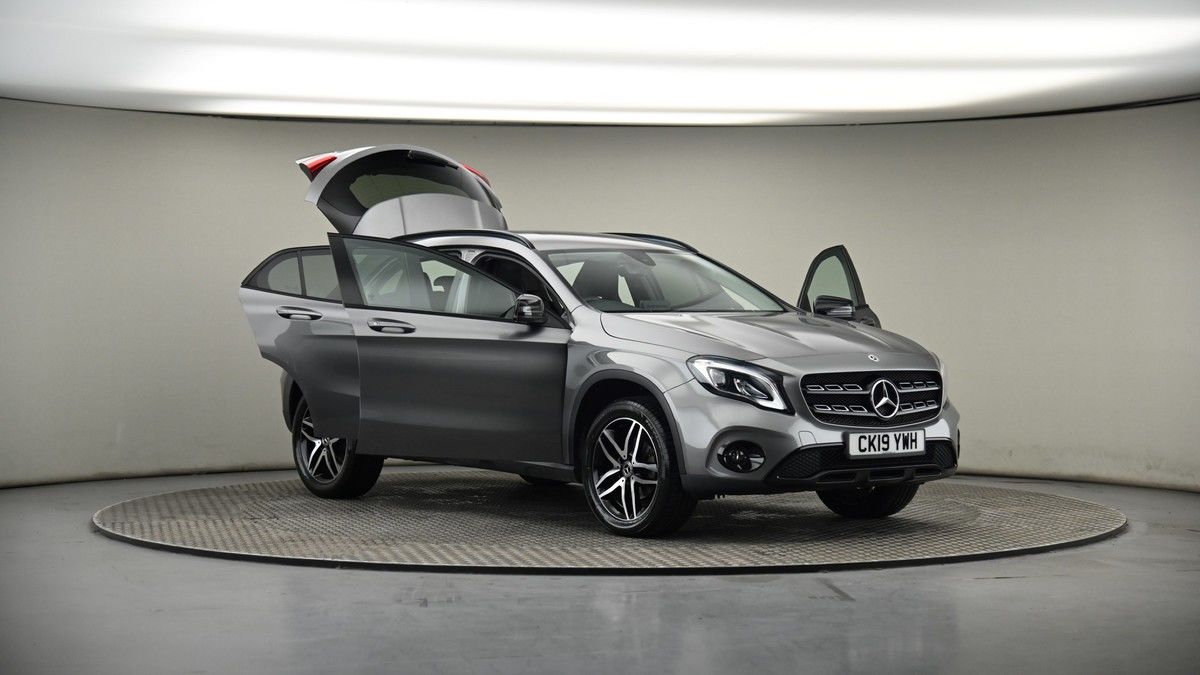 More views of Mercedes-Benz GLA