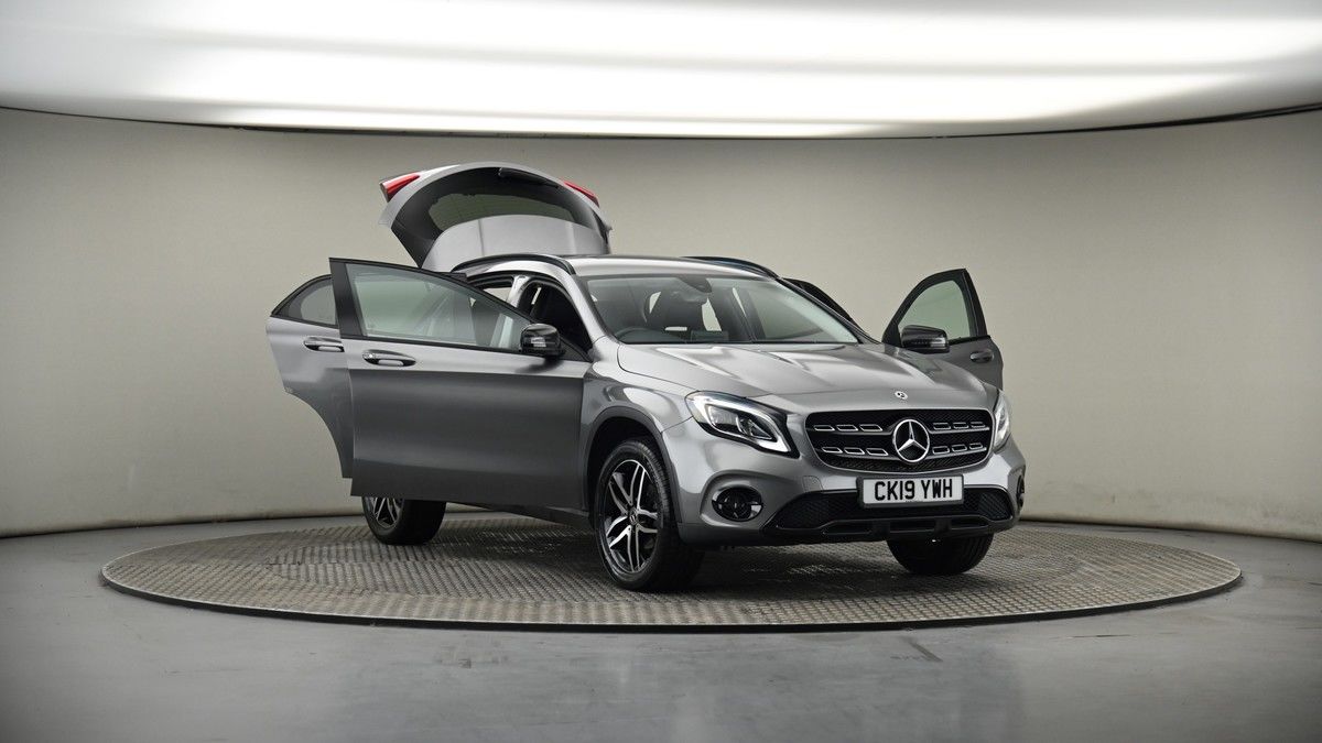 More views of Mercedes-Benz GLA