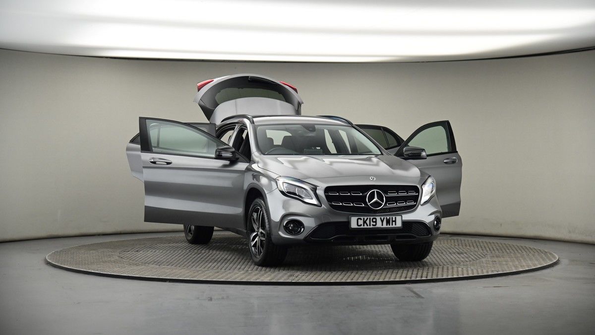 More views of Mercedes-Benz GLA
