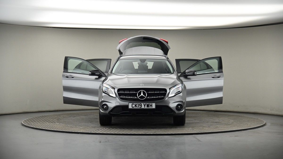 More views of Mercedes-Benz GLA