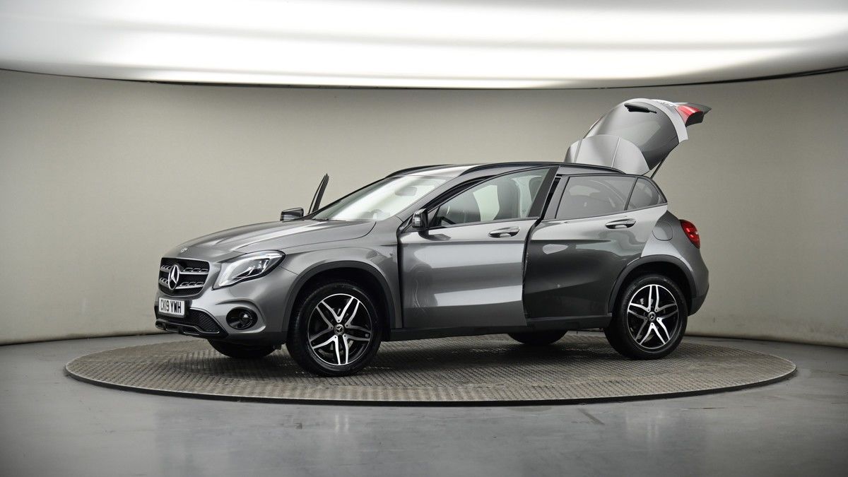 More views of Mercedes-Benz GLA