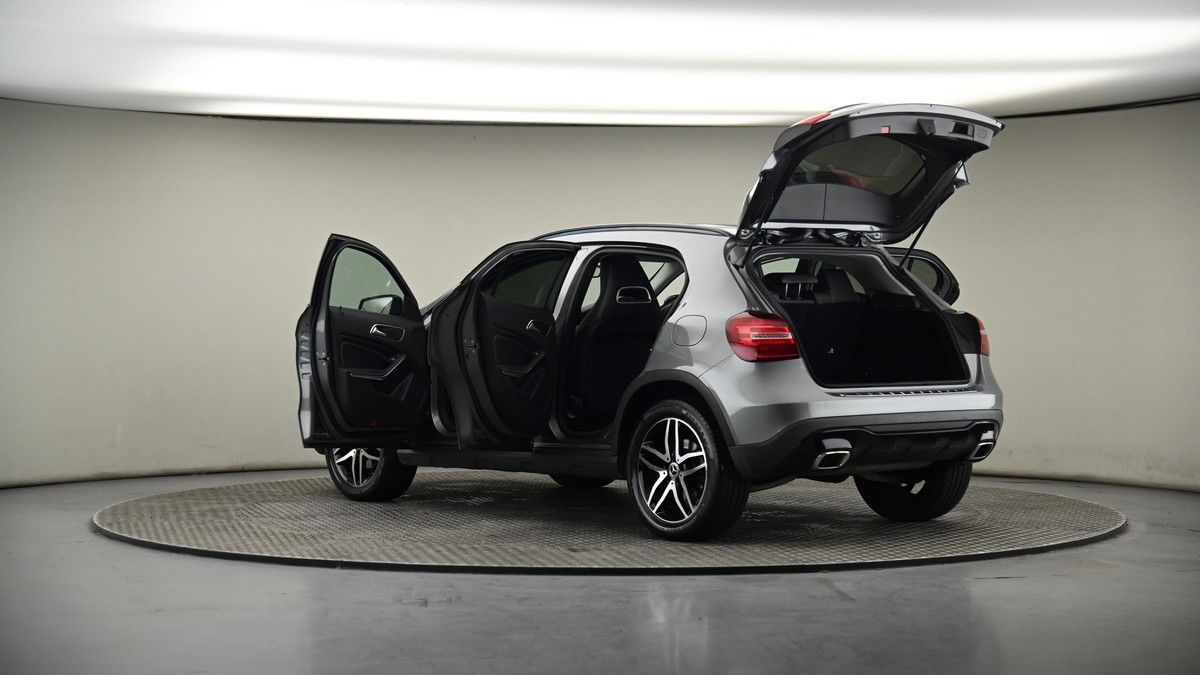 More views of Mercedes-Benz GLA